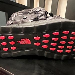 Women’s Northface boots